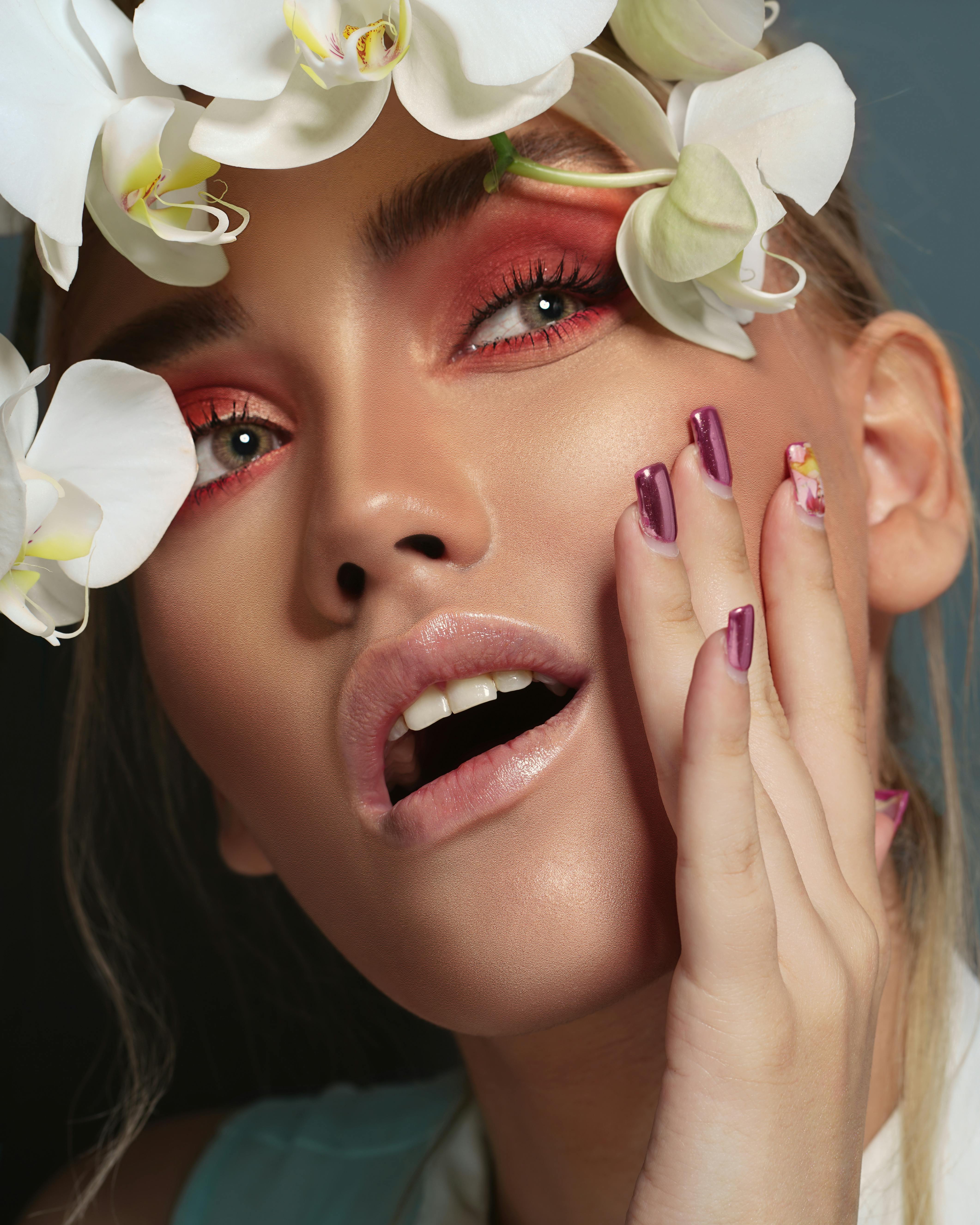 视频封面：多平台拆条与输出氛围图